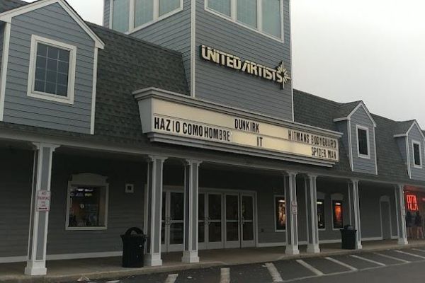 Regal UA Hampton Bays