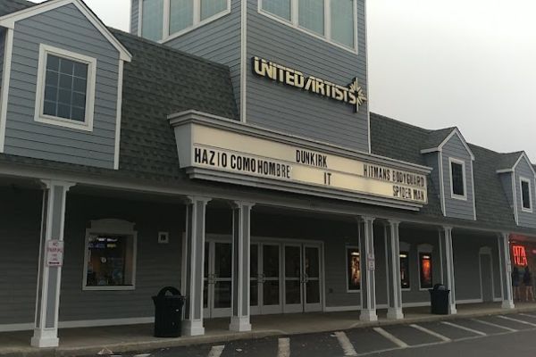 Regal UA Hampton Bays