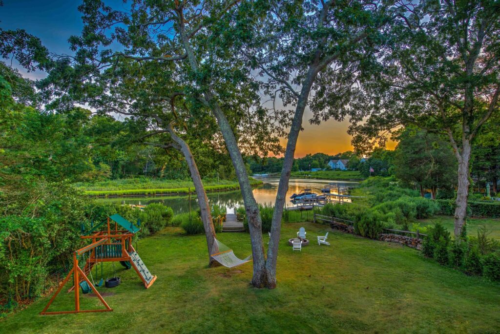 Hamptons Water Living