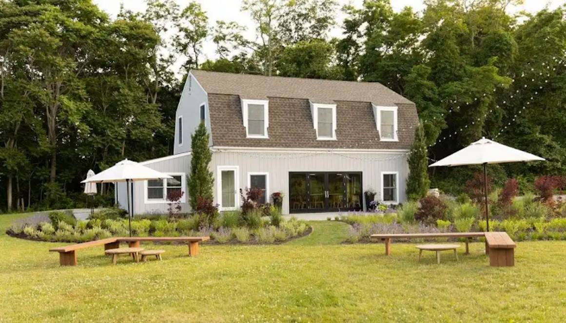 Meadowlark North Fork garden and tasting area