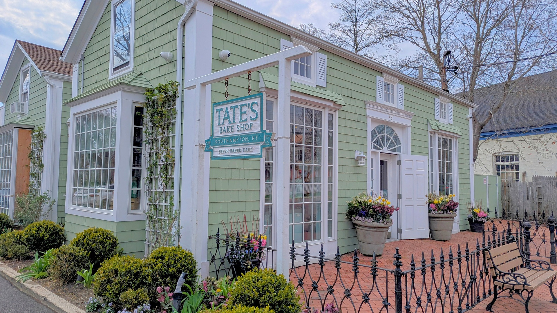 Tate's Bake Shop on North Sea Road in Southampton, NY